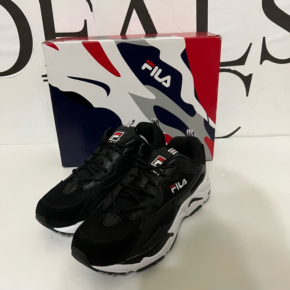 FILA disruptor premium black/white size 5.5